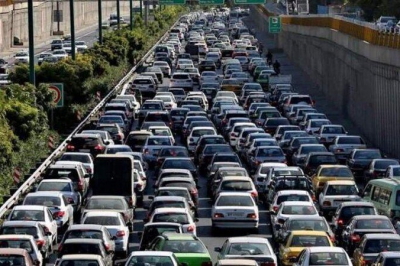 ترافیک در محور قزوین- رشت سنگین و پر حجم است